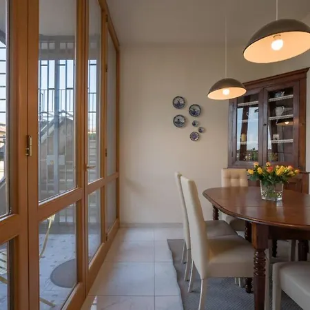 Panoramic Elegant Near The Center شقة